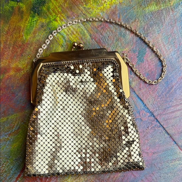 Whiting & Davis Vintage 1930-70th Gold Mesh Mini Bag Clutch w. a powder case - Picture 5 of 16